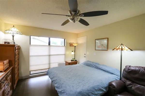 $1,500 | 323 Knottwood Court, Unit 1, Sun City Center, FL 33573