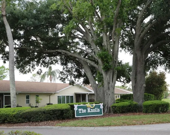 $1,500 | 323 Knottwood Court, Unit 1, Sun City Center, FL 33573