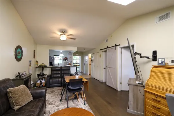 $1,500 | 323 Knottwood Court, Unit 1, Sun City Center, FL 33573