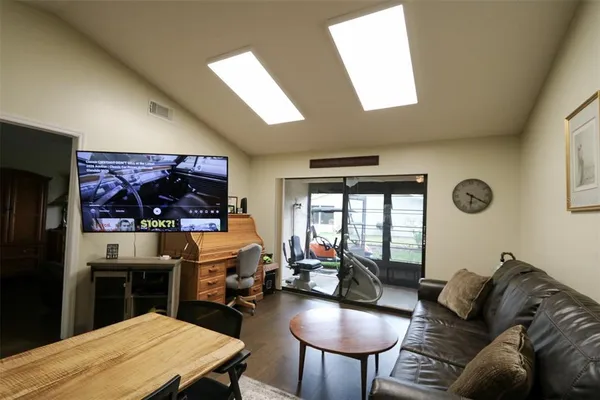 $1,500 | 323 Knottwood Court, Unit 1, Sun City Center, FL 33573