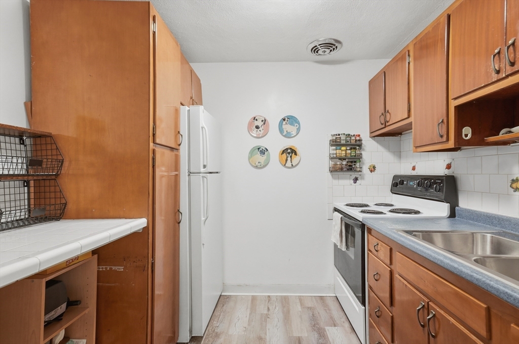 205 Kent Street, Unit 35 Brookline, MA 02446 - Photo 6 of 27