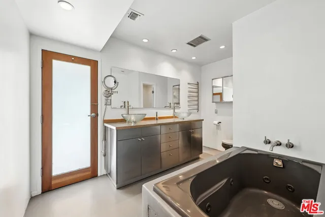 $7,500 | 1317 Devlin Drive, Los Angeles, CA 90069