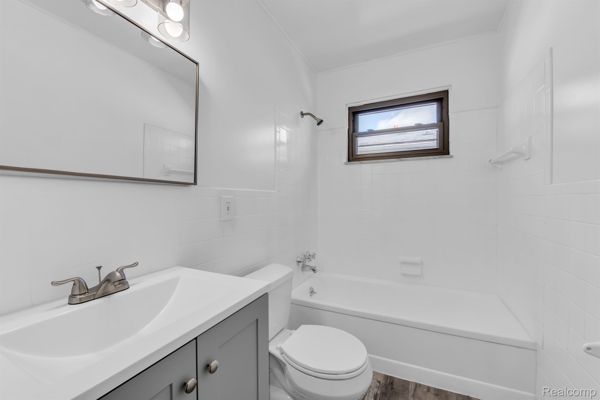 15646 Frazho Road Roseville, MI 48066 - Photo 17 of 25 Gallery Image 17