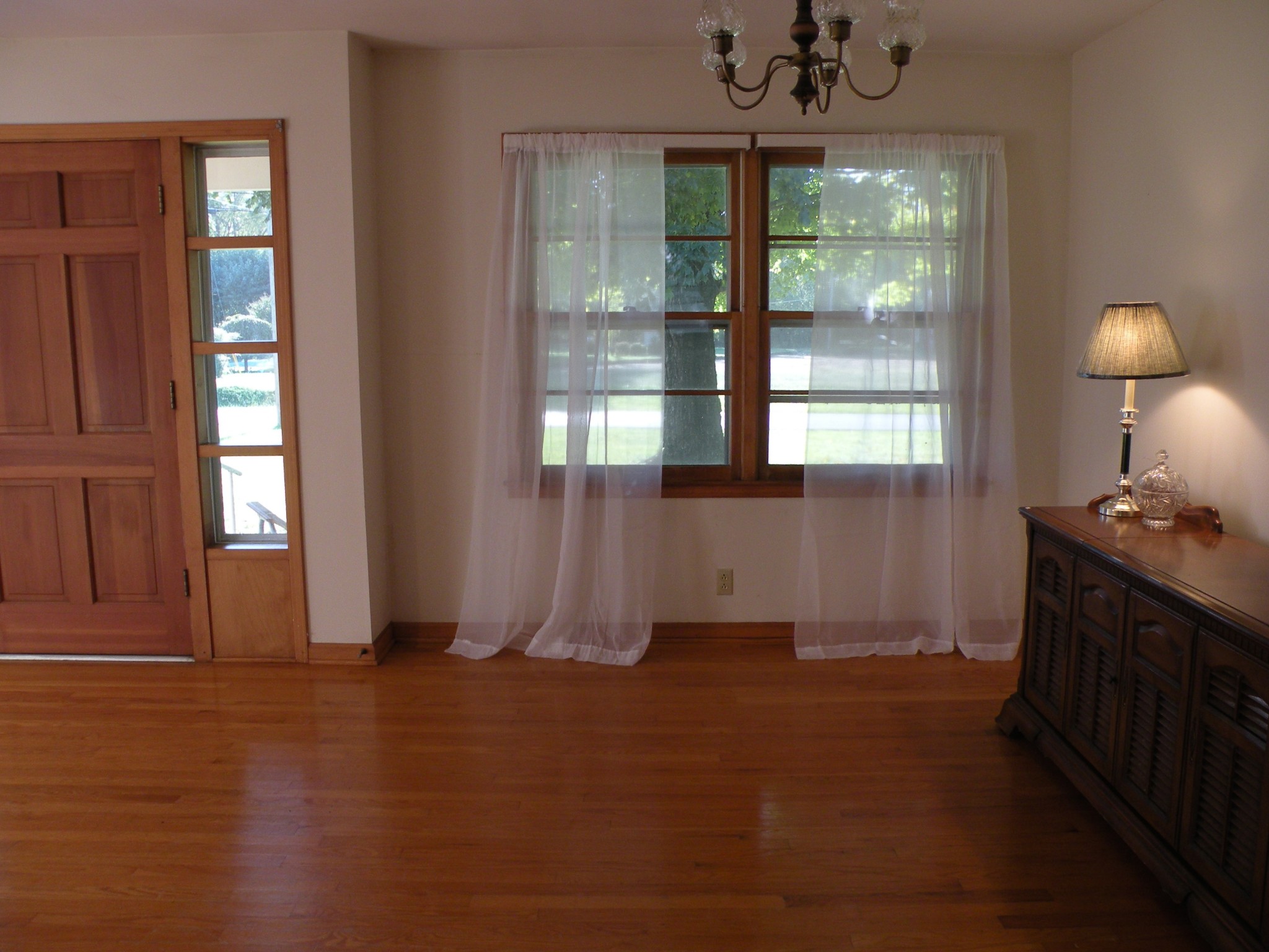 179 T G T Road Portland, TN 37148 - Photo 8 of 20 a view of an empty room with a window
