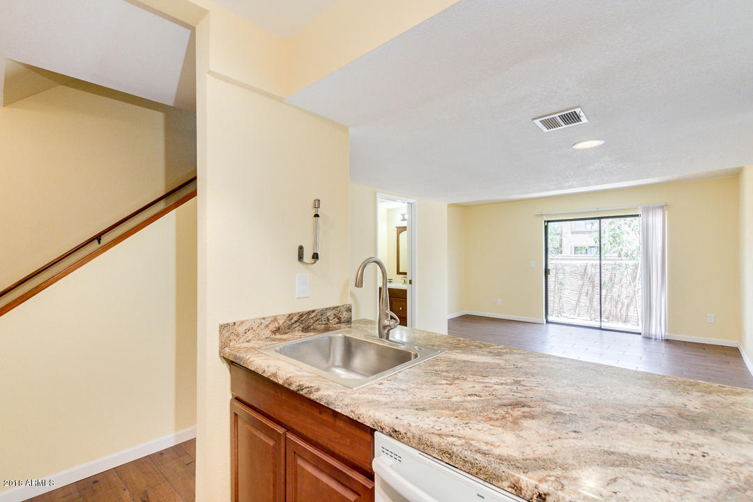 2041 West Bloomfield Road, Unit 4 Phoenix, AZ 85029 - Photo 9 of 23 09-Bloomfield