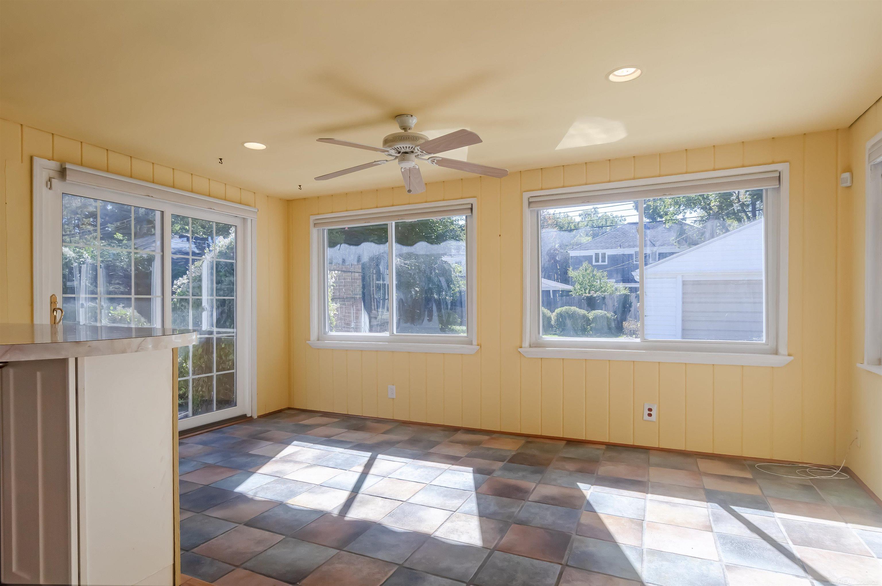 1229 Cadieux Road Grosse Pointe, MI 48230 - Photo 11 of 42 50092295-10.JPG