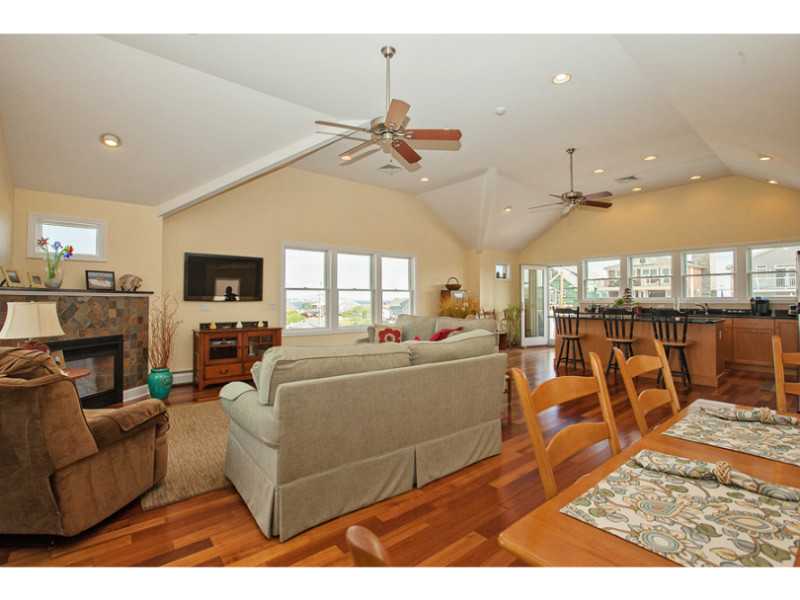 1148 Succotash Road Narragansett, RI 02879 - Photo 3 of 25 Den/Family/Great Room.