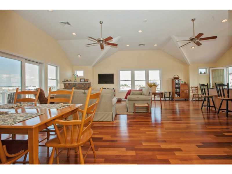 1148 Succotash Road Narragansett, RI 02879 - Photo 4 of 25 Den/Family/Great Room.