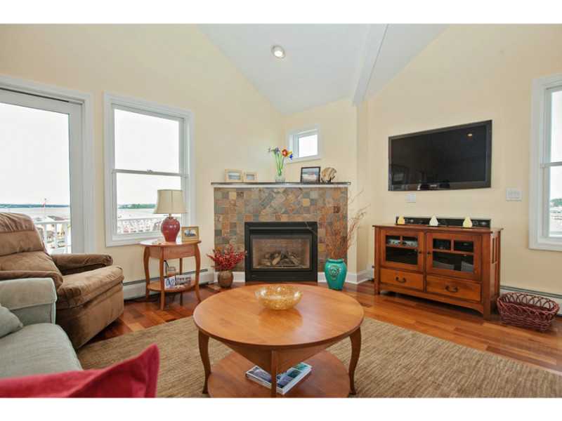 1148 Succotash Road Narragansett, RI 02879 - Photo 8 of 25 Den/Family/Great Room.