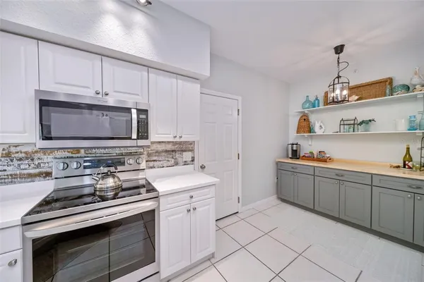 $295,000 | 7667 Sweetbay Circle, Unit 11102, Bradenton, FL 34203