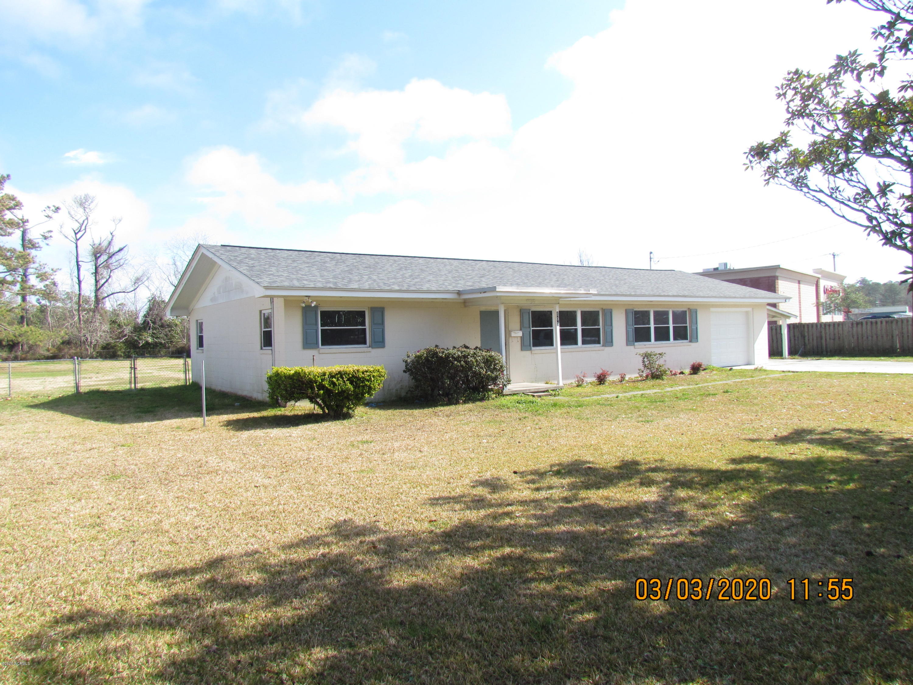 100 Campen Road Beaufort, NC 28516 - Photo 2 of 17 IMG_3903