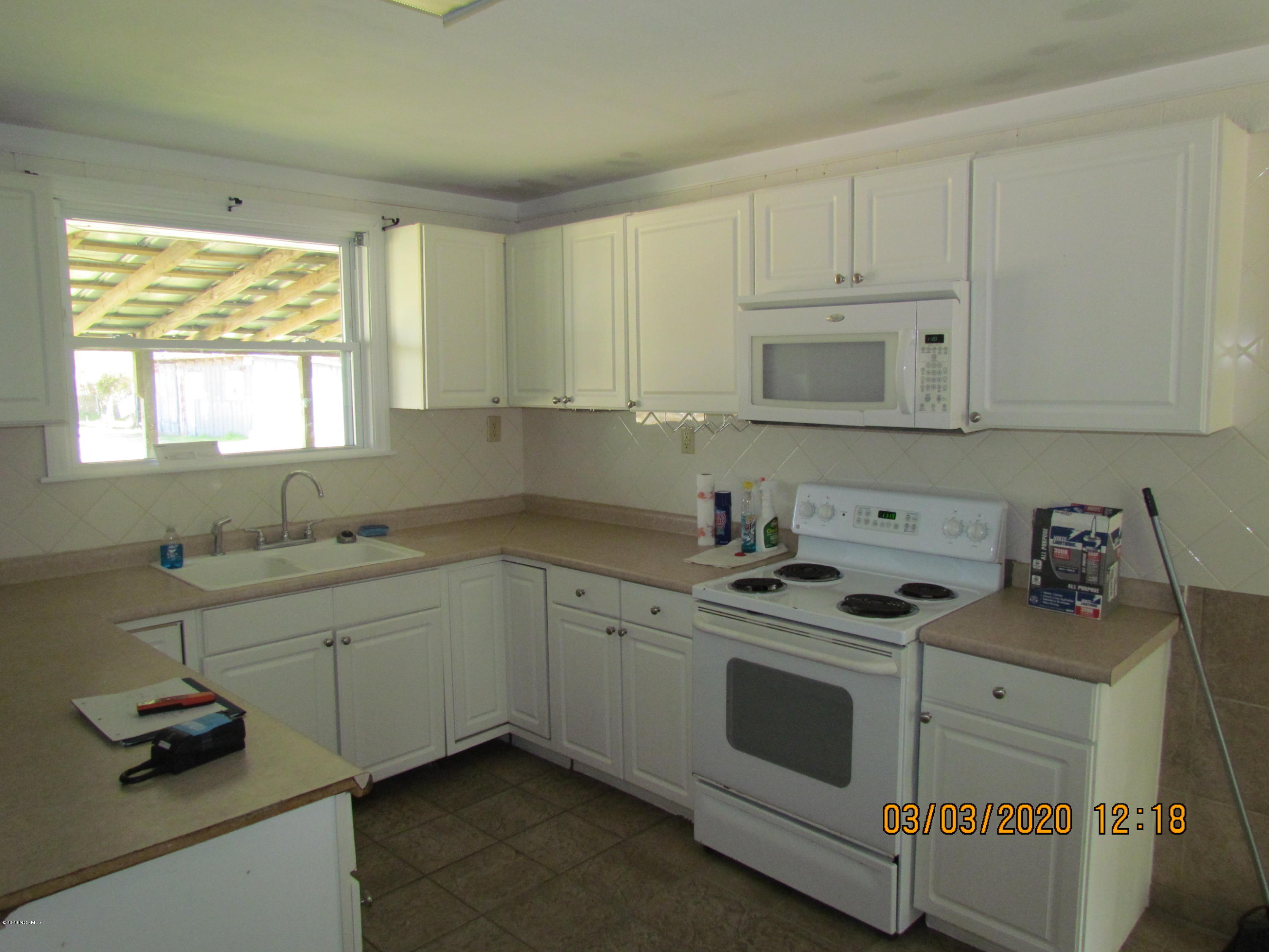 100 Campen Road Beaufort, NC 28516 - Photo 6 of 17 IMG_3907