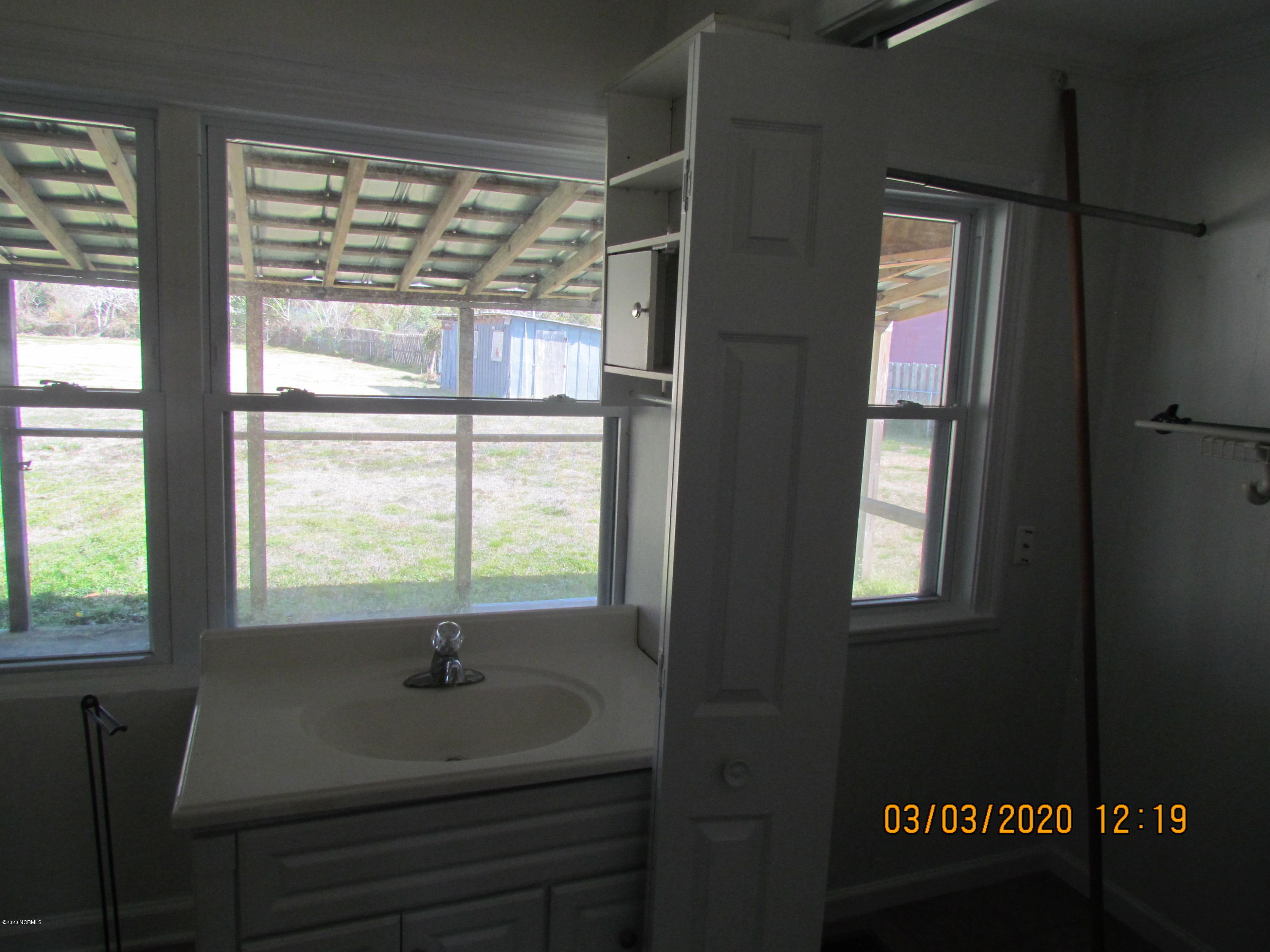 100 Campen Road Beaufort, NC 28516 - Photo 8 of 17 IMG_3909
