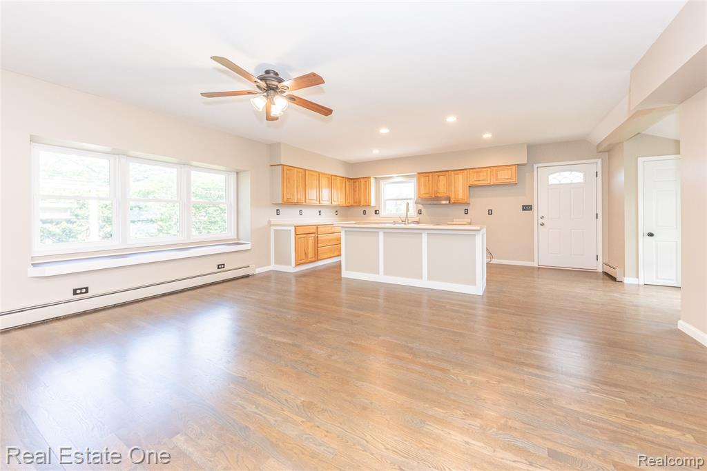 912 North Wixom Road Wixom, MI 48393 - Photo 8 of 49
