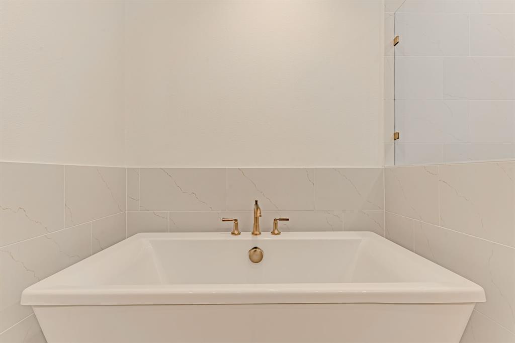 2152 Village Walk Lane Aledo, TX 76008 - Photo 19 of 40