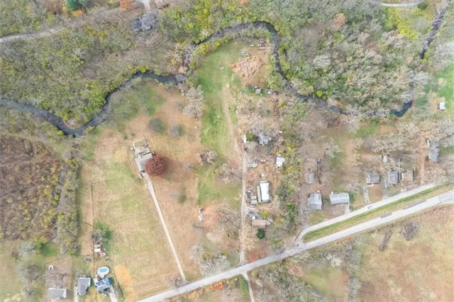 $199,000 | 6676 Northwest Waukomis Drive, Kansas City, MO 64151