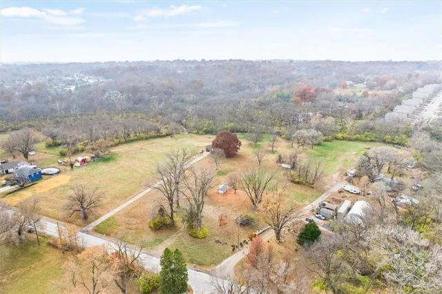 $199,000 | 6676 Northwest Waukomis Drive, Kansas City, MO 64151