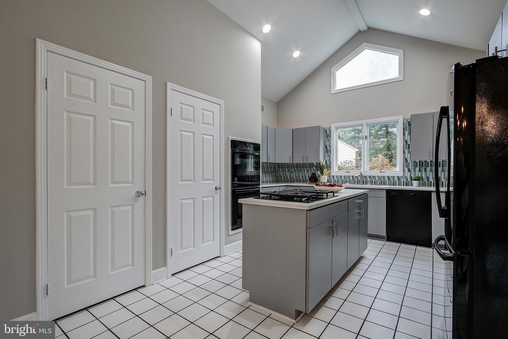 6925 Persimmon Tree Road Bethesda, MD 20817 - Photo 14 of 53