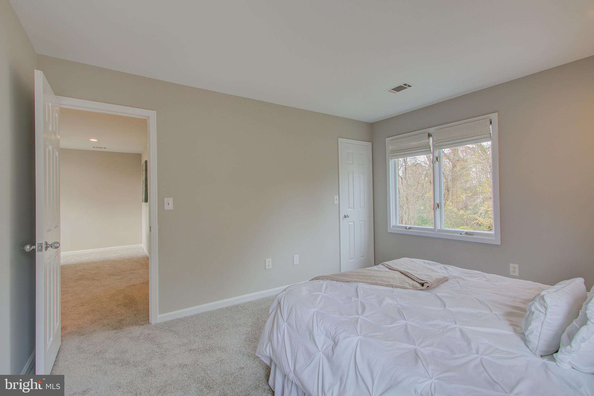 6925 Persimmon Tree Road Bethesda, MD 20817 - Photo 32 of 53