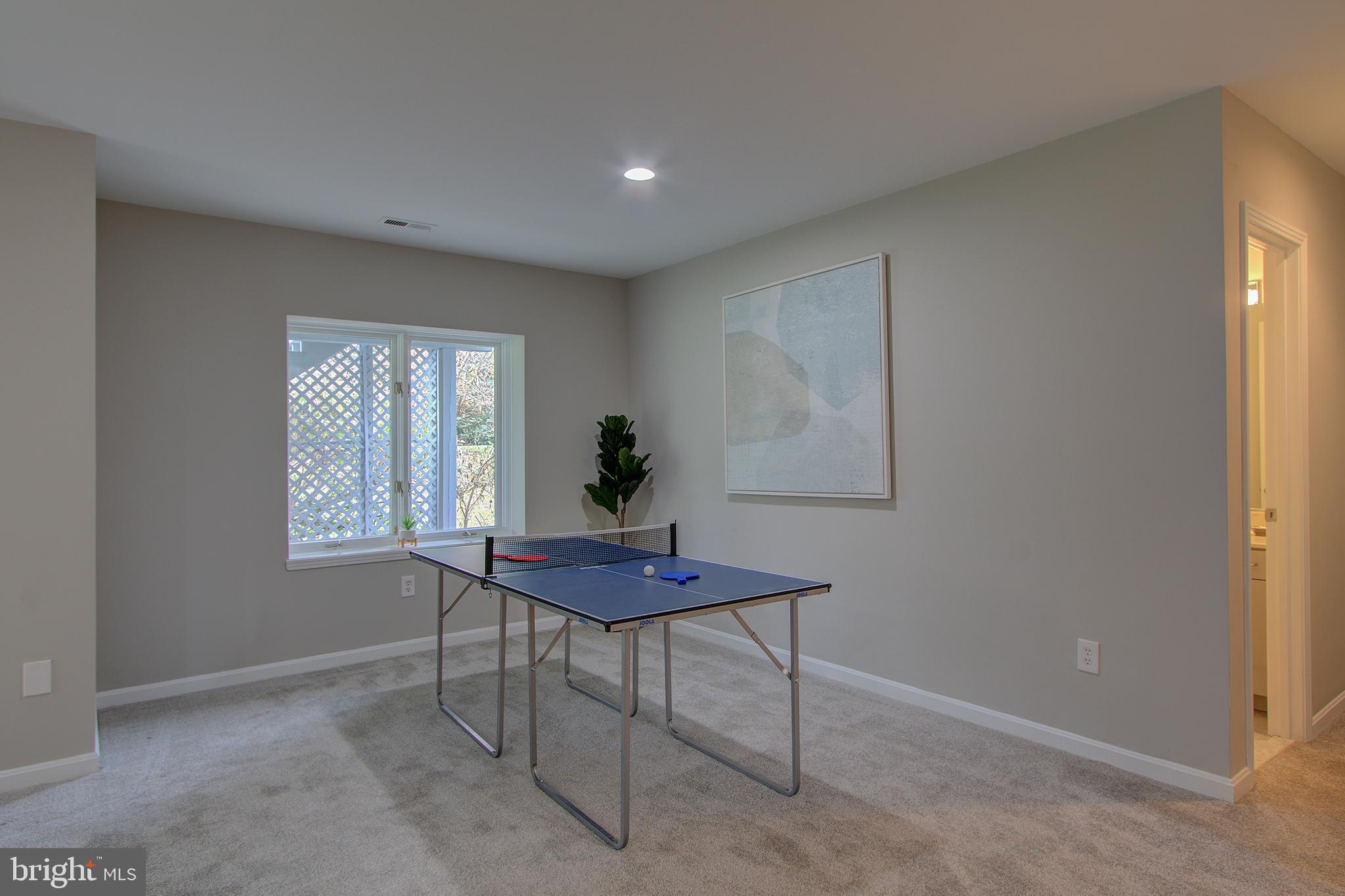 6925 Persimmon Tree Road Bethesda, MD 20817 - Photo 35 of 53