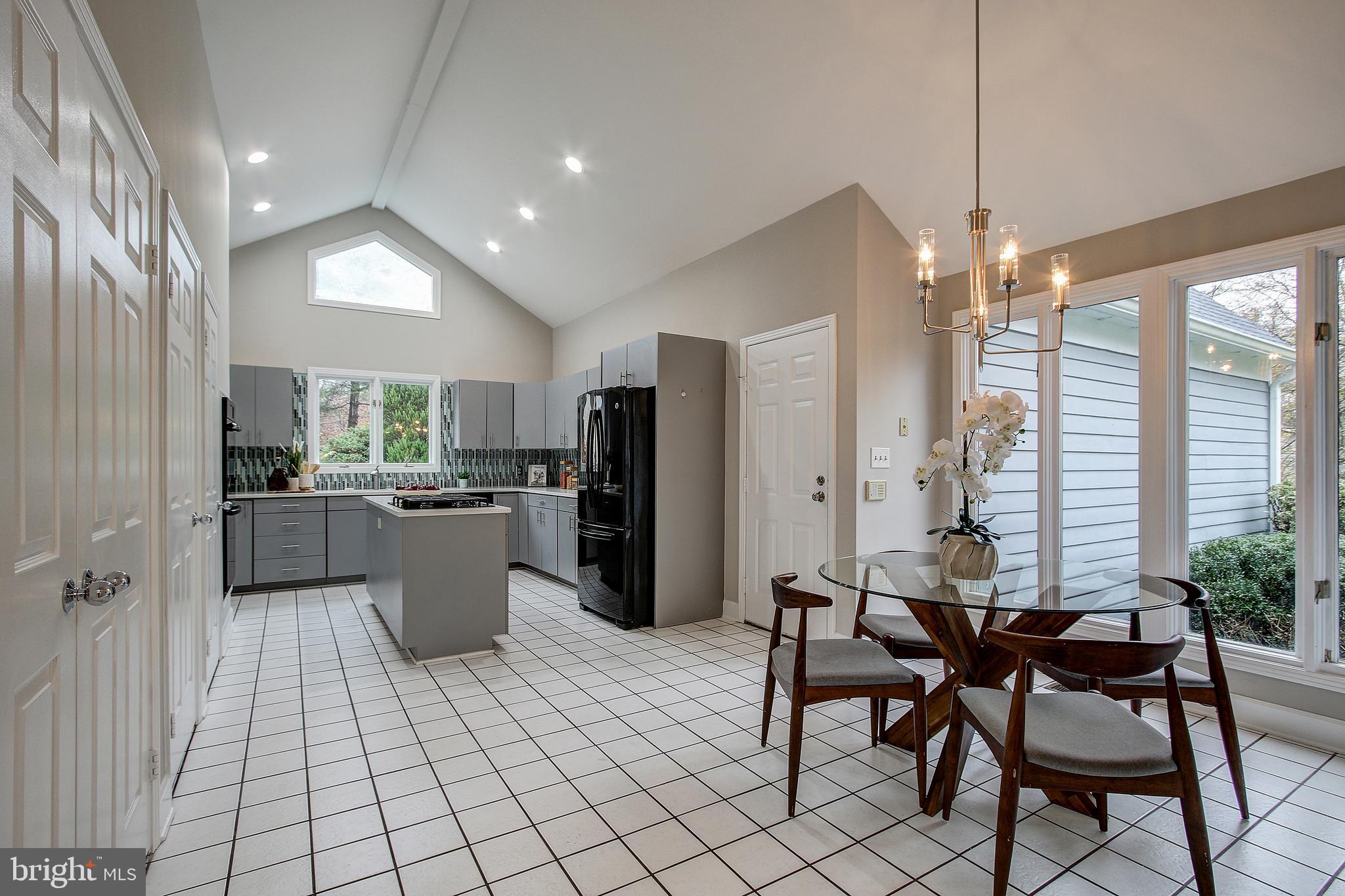 6925 Persimmon Tree Road Bethesda, MD 20817 - Photo 10 of 53
