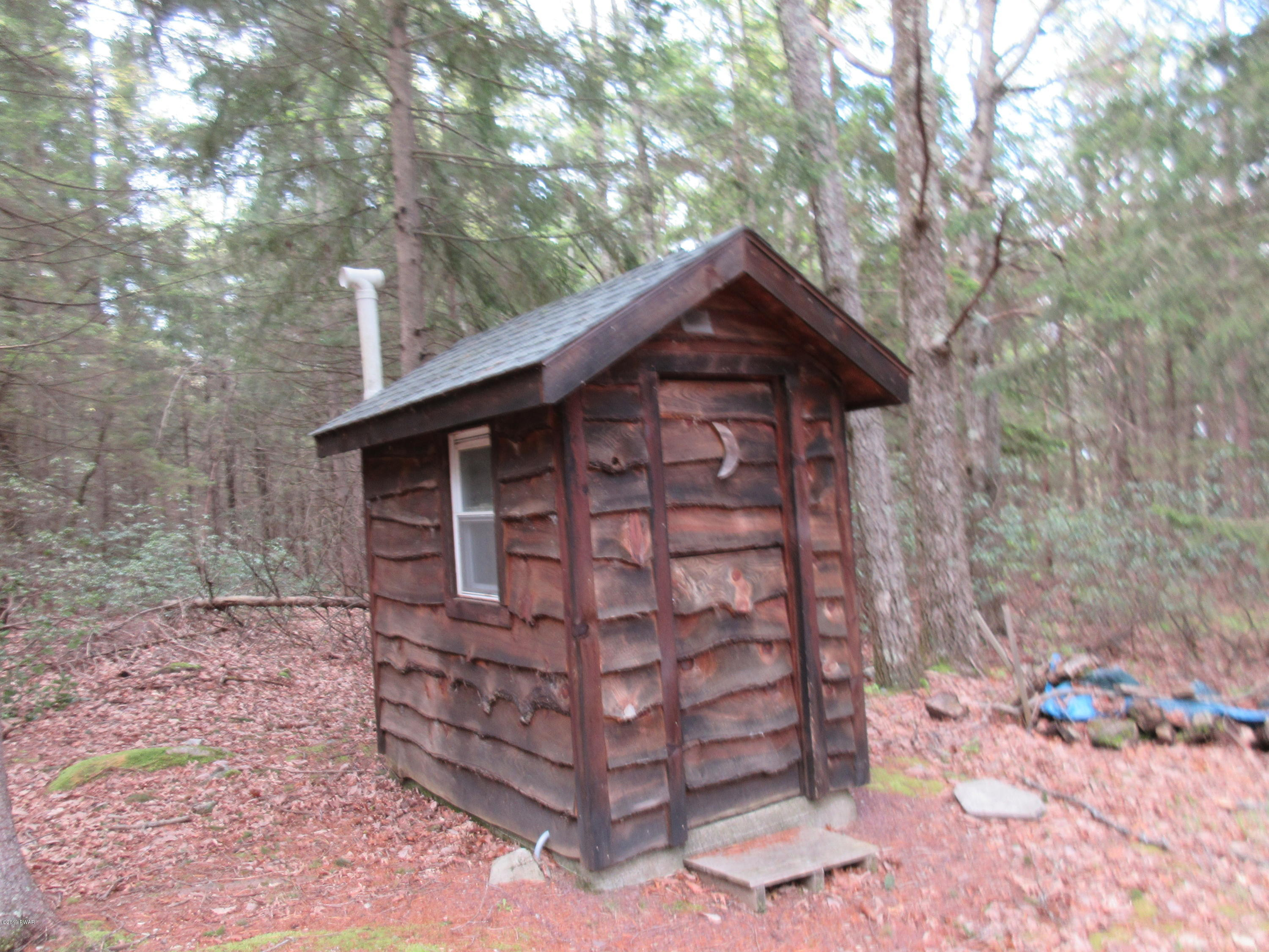 198 Hobday Road Dingmans Ferry, PA 18328 - Photo 6 of 8