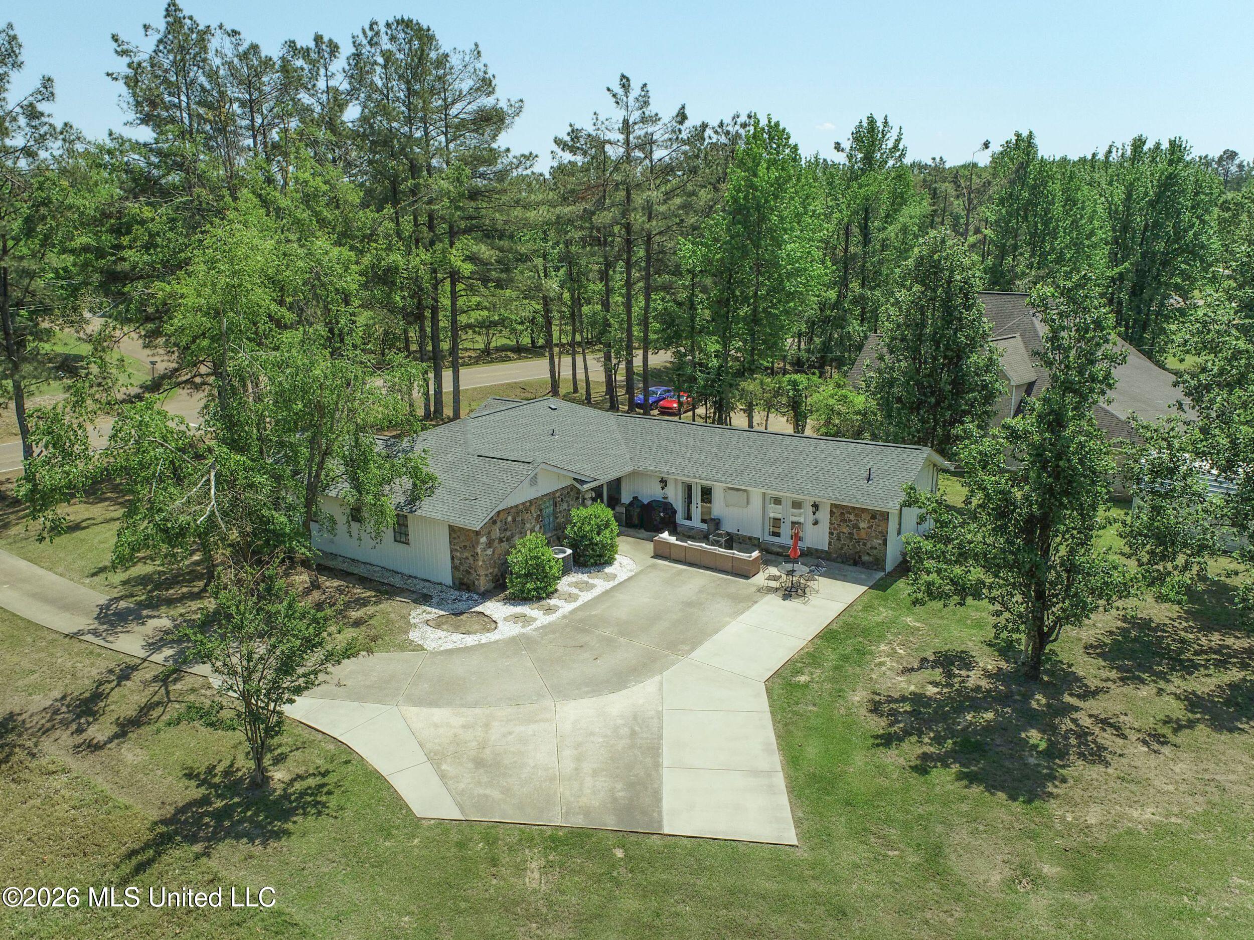 415 Woodland Road Batesville, MS 38606 - Photo 11 of 113 2rlawk12