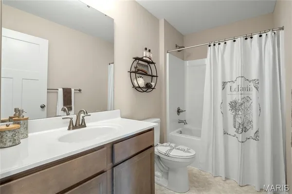 $541,500 | 30 River Wind Drive, St. Charles, MO 63301