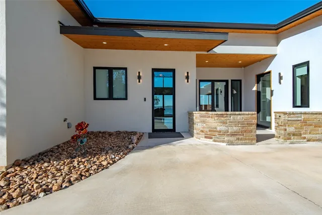 a view of a house with a outdoor space
