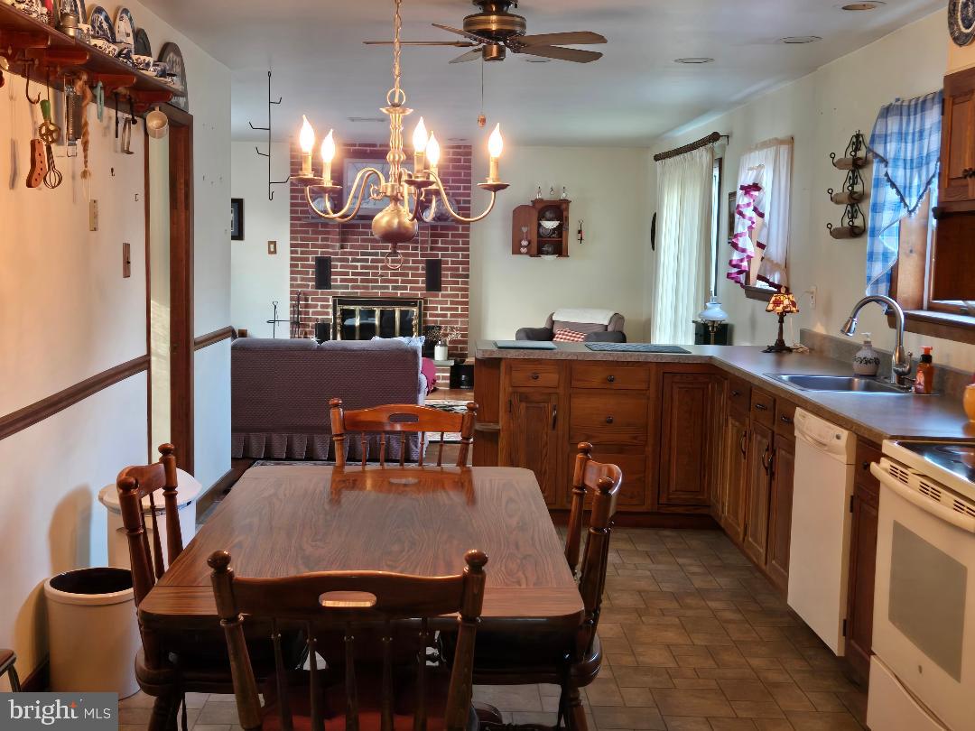 616 Beechwood Road Willow Grove, PA 19090 - Photo 4 of 16