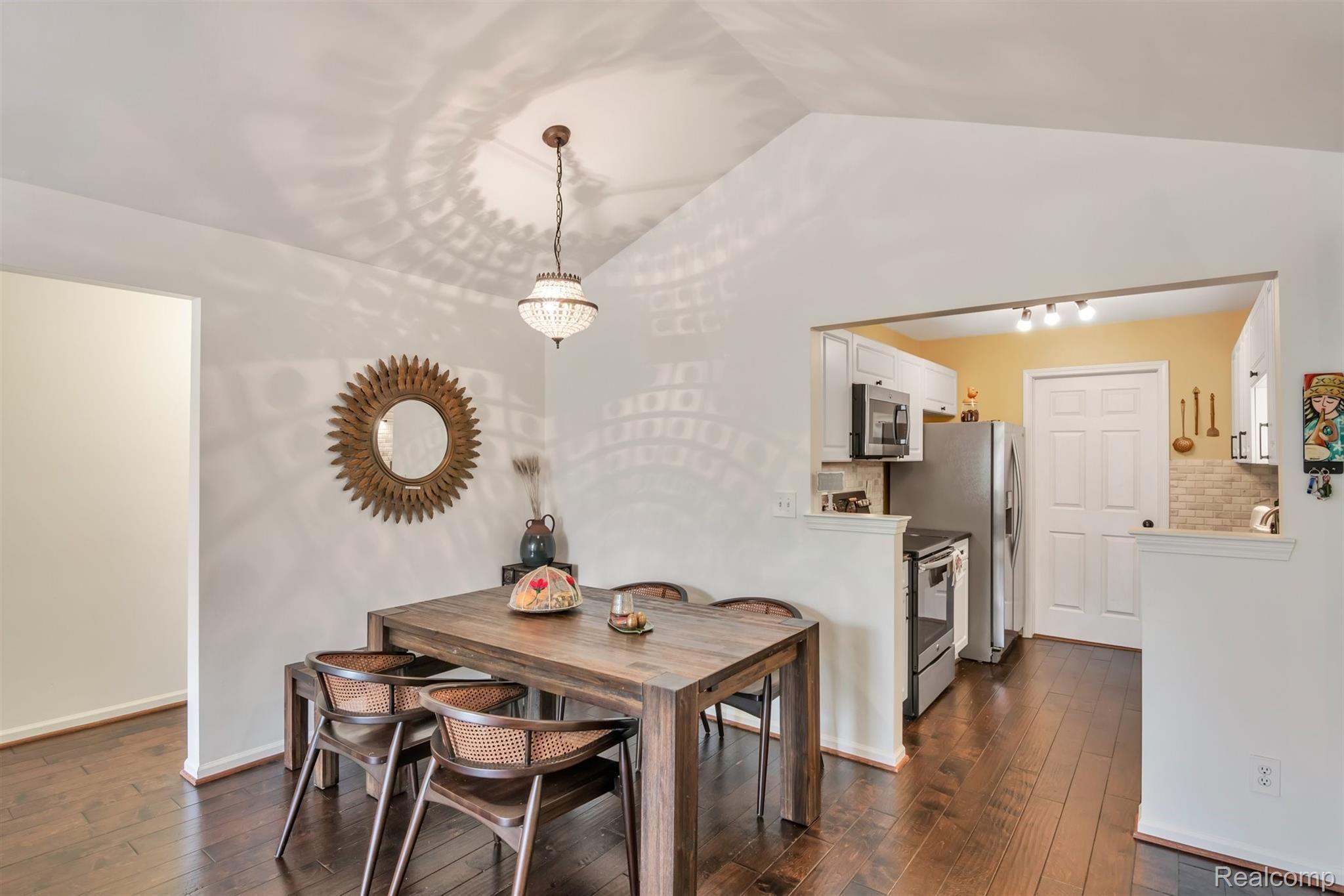 3570 Tremonte Circle Rochester, MI 48306 - Photo 10 of 33 3570 Tremonte Circle S-Dining Room.jpg