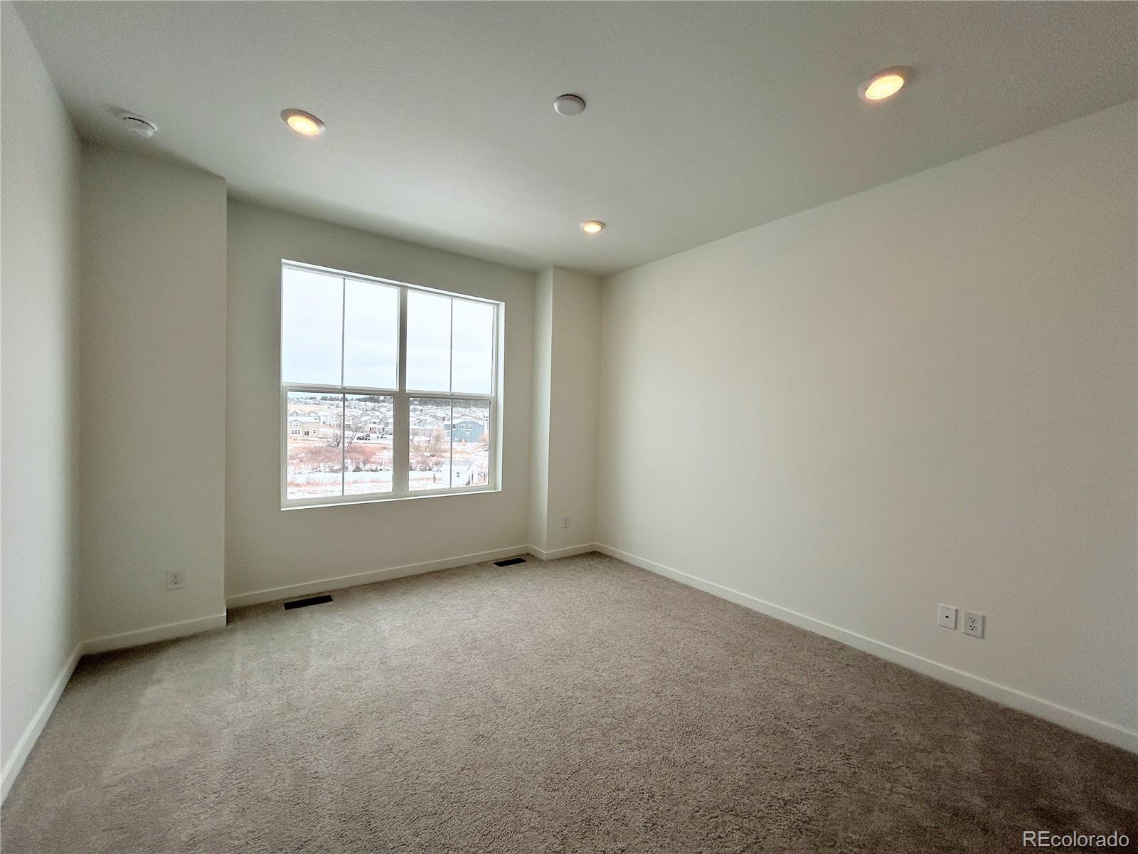 568 Yankee Boy Loop Elizabeth, CO 80107 - Photo 9 of 19