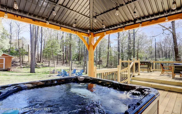 $569,000 | 200 Harry Wells Road, Saugerties, NY 12477