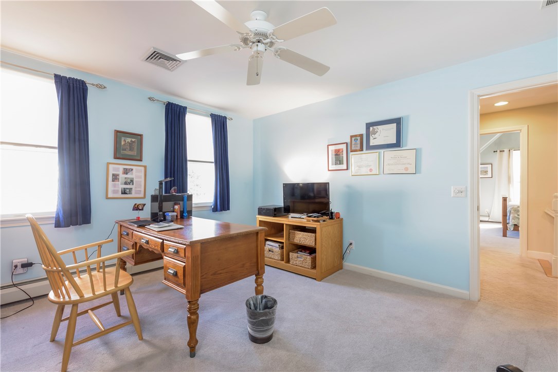 184 Wickford Point Road North Kingstown, RI 02852 - Photo 22 of 40 Spacious bedroom