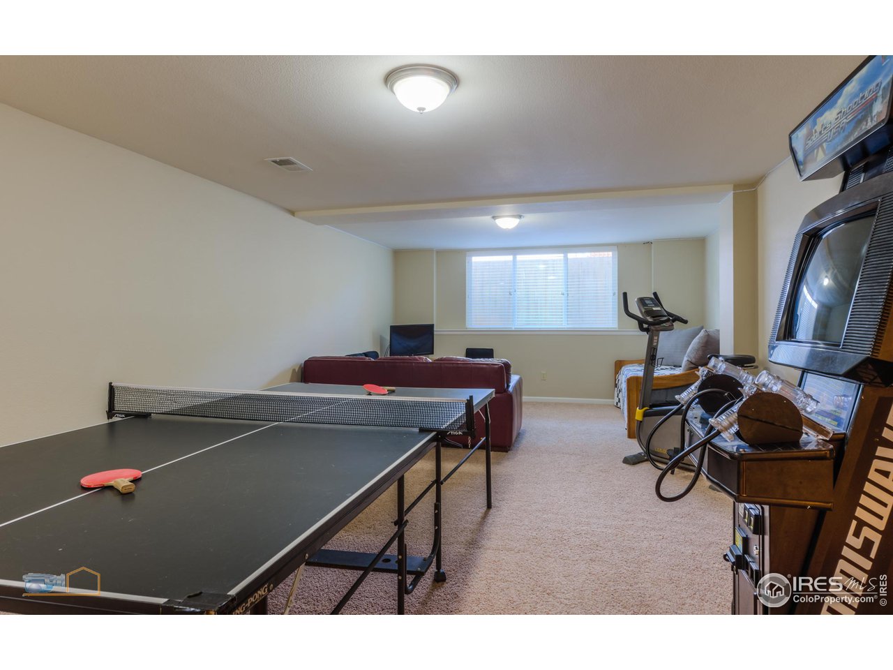 1799 Oak Avenue Boulder, CO 80304 - Photo 21 of 38 a room with furniture pool table and window