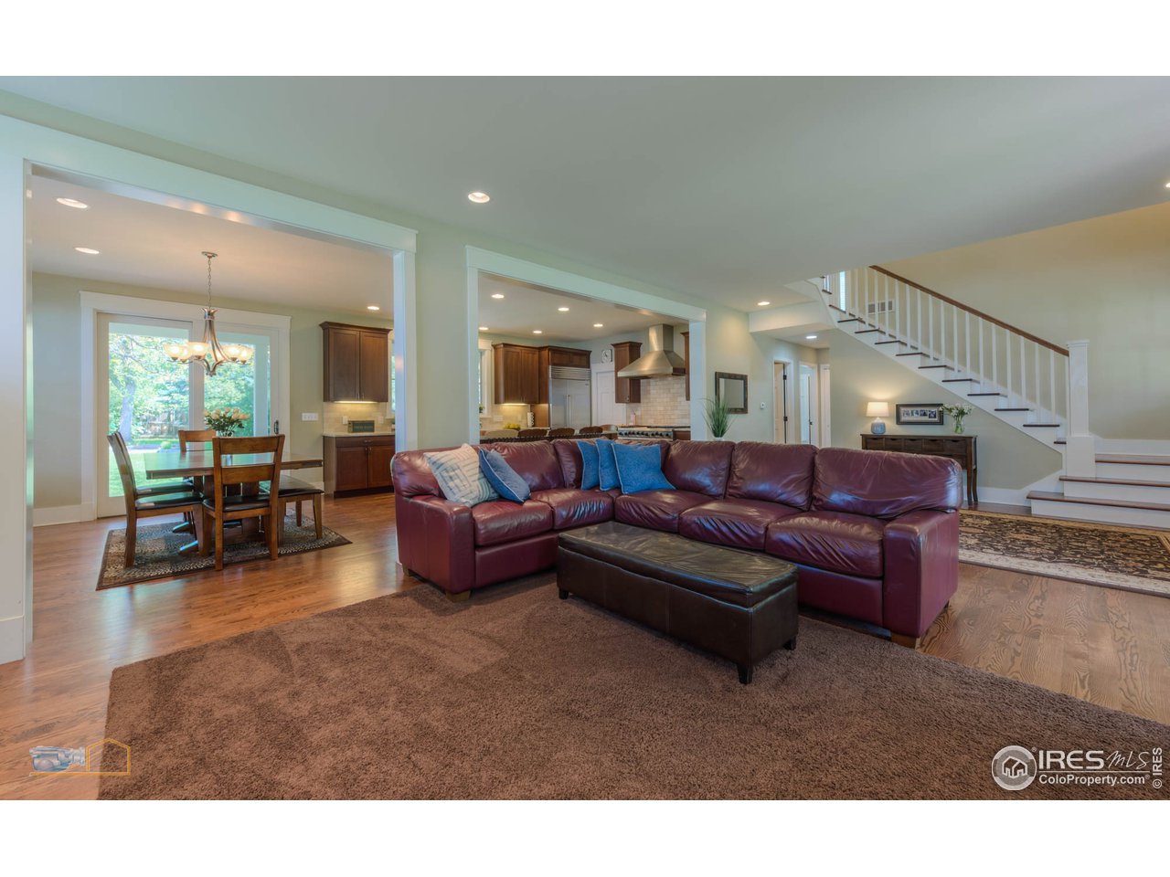 1799 Oak Avenue Boulder, CO 80304 - Photo 9 of 38 a living room with furniture and a large window