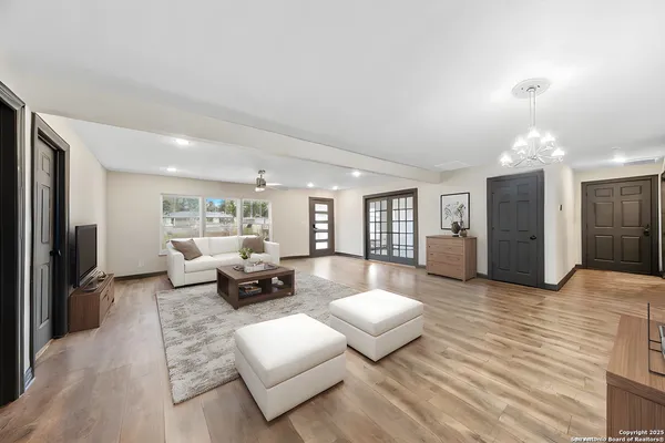 $2,950 | 2643 West Gramercy Place, San Antonio, TX 78228