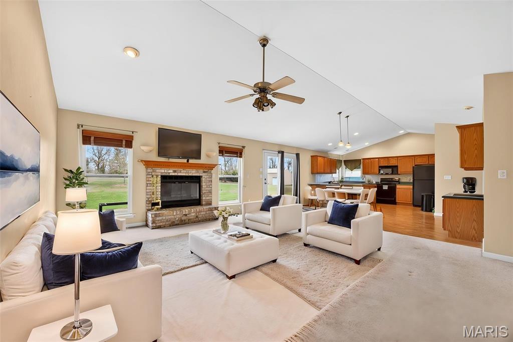 205 Deer View Drive Troy, MO 63379 - Photo 8 of 63