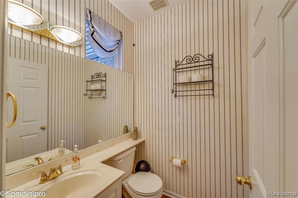 41687 Glade Road Canton, MI 48187 - Photo 16 of 59