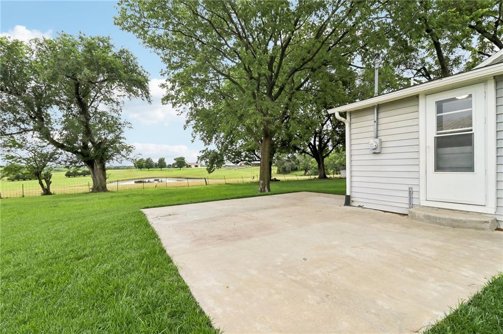 307 East 1100th Road Baldwin City, KS 66006 - Photo 32 of 41
