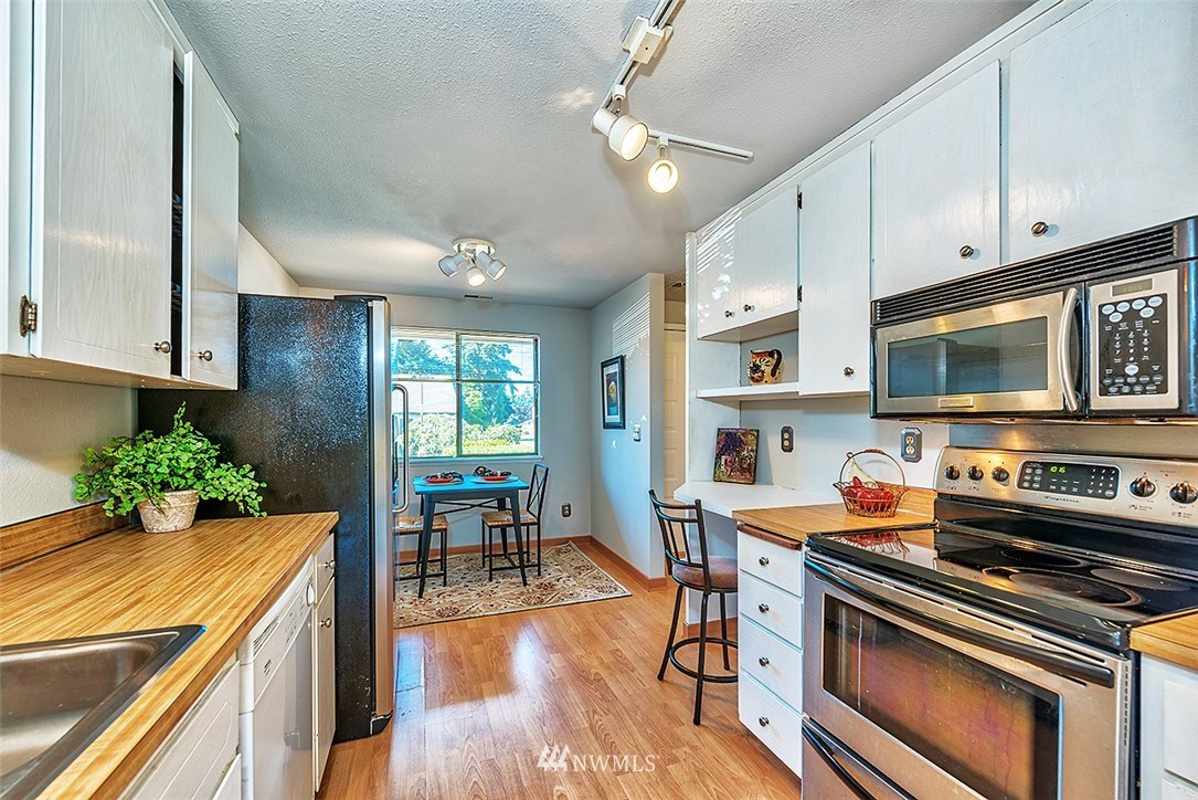 21511 4th Avenue West, Unit A62 Bothell, WA 98021 - Photo 2 of 15