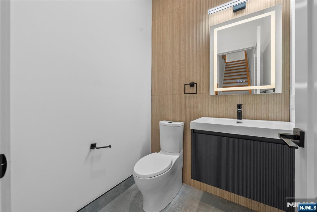 256 7th Street, Unit C Palisades Park, NJ 07650 - Photo 16 of 50