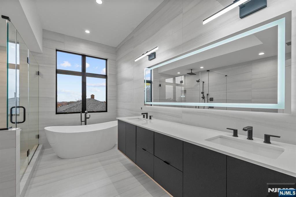 256 7th Street, Unit C Palisades Park, NJ 07650 - Photo 24 of 50