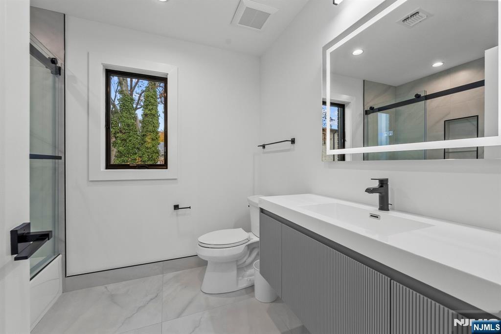 256 7th Street, Unit C Palisades Park, NJ 07650 - Photo 33 of 50