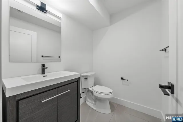 a view of a room with an empty space