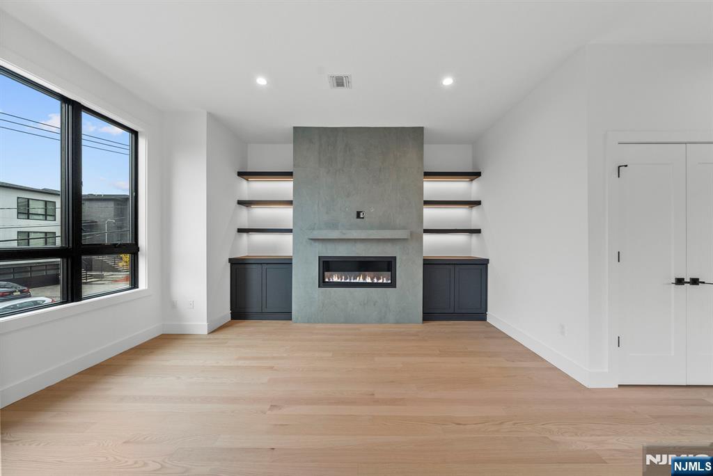 256 7th Street, Unit C Palisades Park, NJ 07650 - Photo 4 of 50