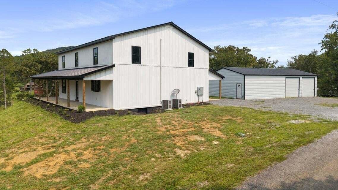 132 Hiwassee Drive Decatur, TN 37322 - Photo 2 of 58 20250908184618500506000000-o