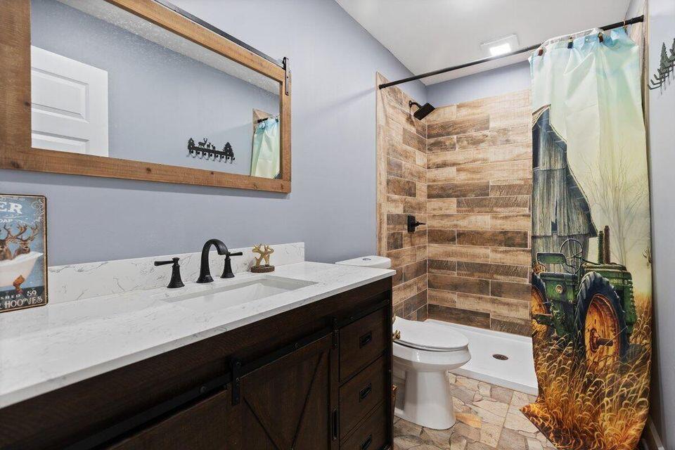 132 Hiwassee Drive Decatur, TN 37322 - Photo 36 of 58 20250908184635700337000000-o