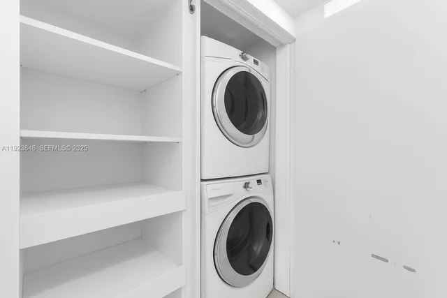 $7,900 | 19500 Turnberry Way, Unit 7D, Aventura, FL 33180