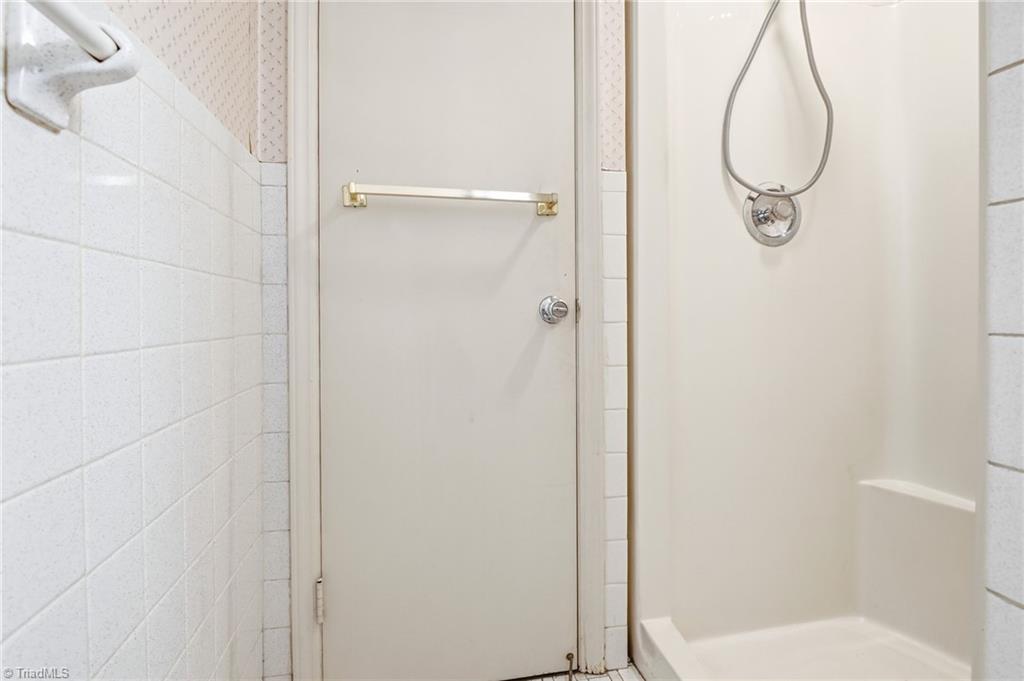 3430 Rolling Road High Point, NC 27265 - Photo 21 of 25